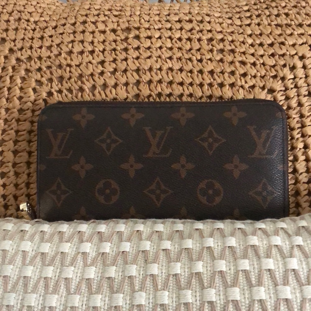 LV Wallet